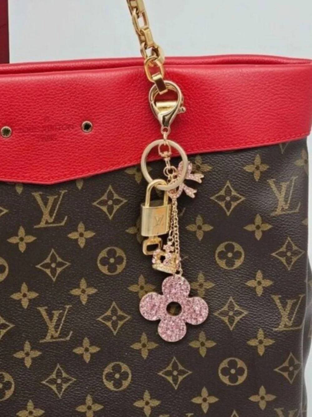 LV Authentic Gold Padlock 🔒 Key Set w/ Unbranded Flower Keychain Charm